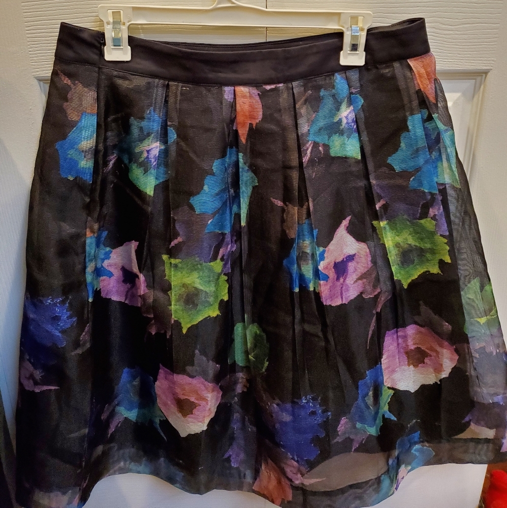 Floral pleated skirt